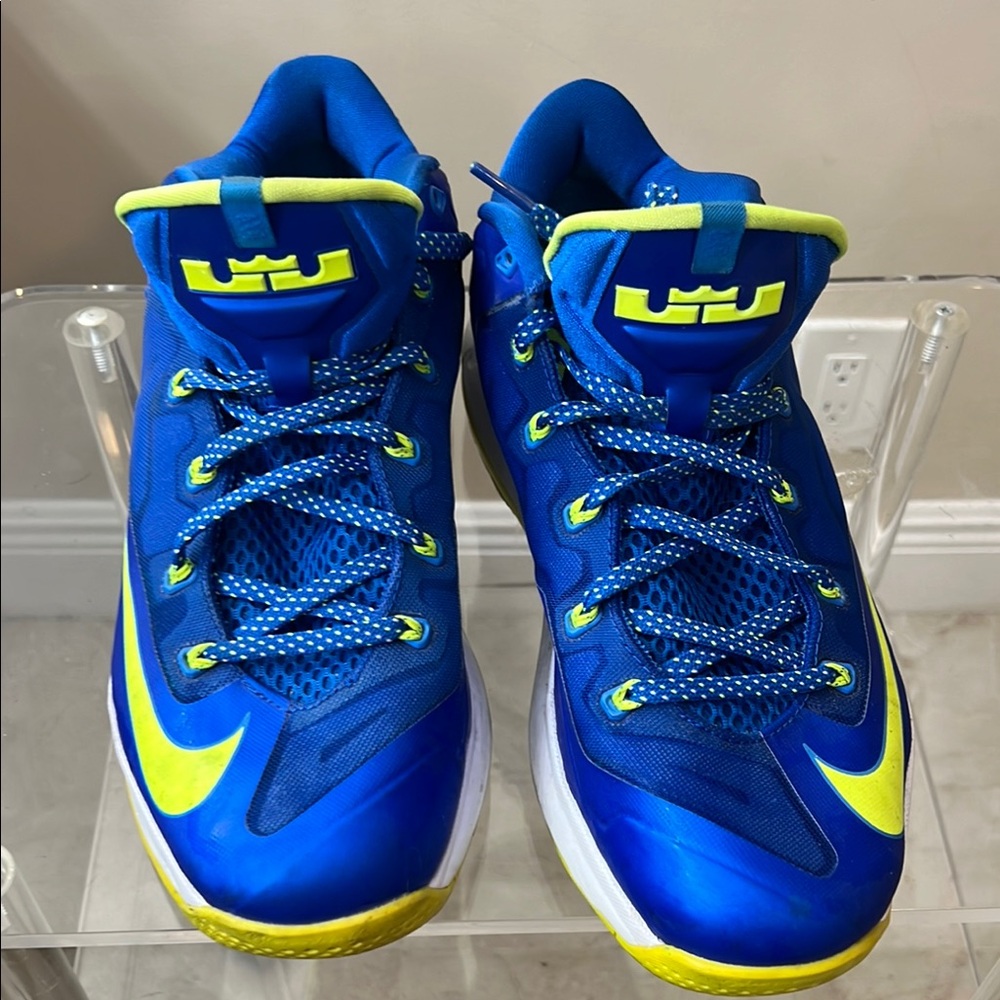 LeBron James Nike Men Blue and Yellow Sneakers with Padded Ankle Support